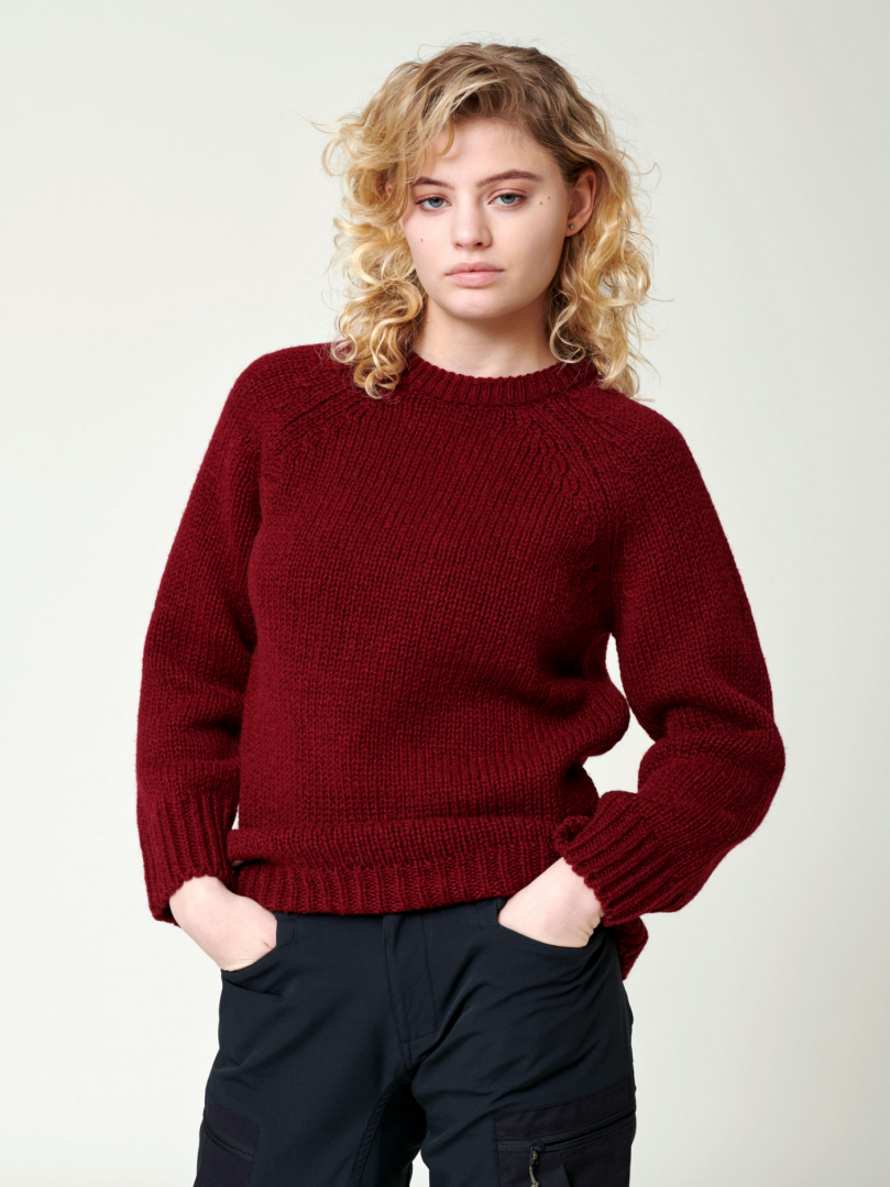 Women's Norrby Wool Sweater - Red Wine in the group Women's / Hoodies & sweaters / Knitwear at Röyk (21003240_r)