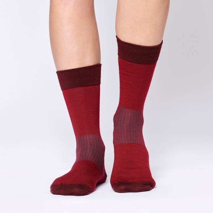 Everyday Merino Socks - Cranberry Red in the group Accessories / Socks / Everyday socks at RÖYK (700223739_r)