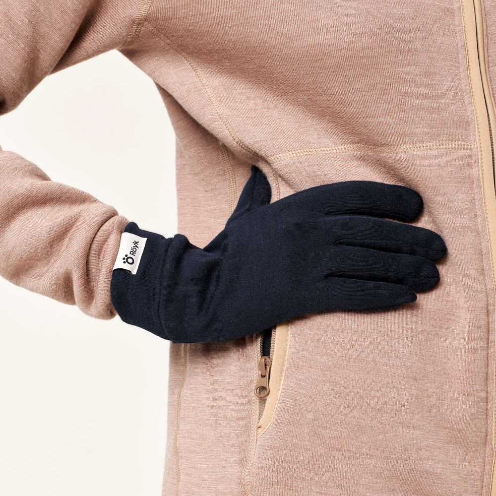 
                  
                    Merino Gloveliner - Black
                  
                